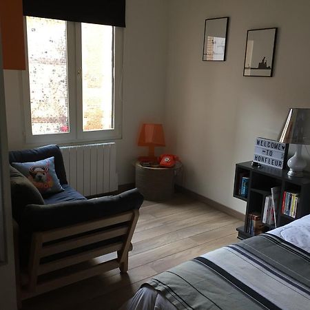 הונפלר L Appart De La Place Ste Catherine מראה חיצוני תמונה